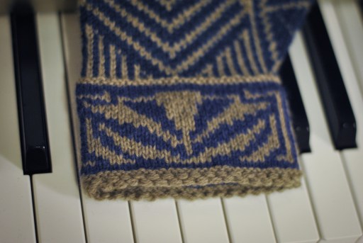 Jazz Age large size cuff detail