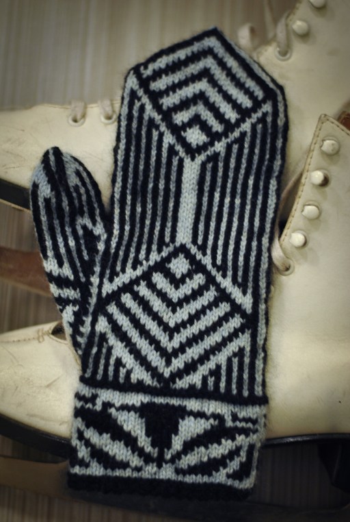 Skate: small size full mitten