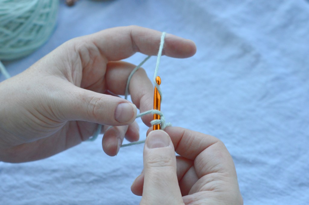 thecusserknits tutorial | Emily Ocker 9: making the second stitch