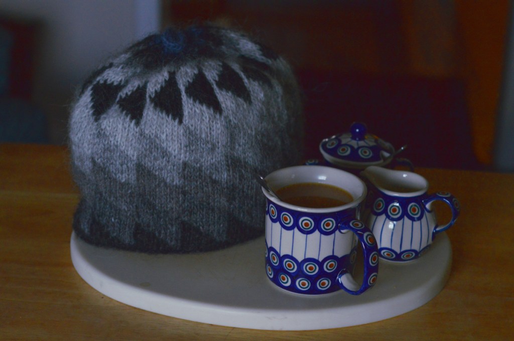 thecusserknits | lopi tea cozy
