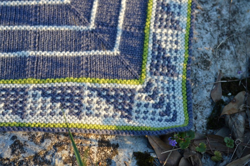 thecusserknits.com | Brightsides on the rocks corner detail web
