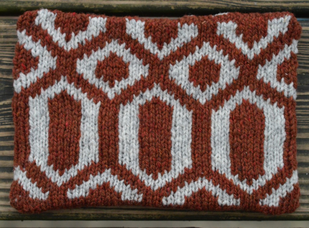 Ready Steady Go swatch 2 | thecusserknits.com