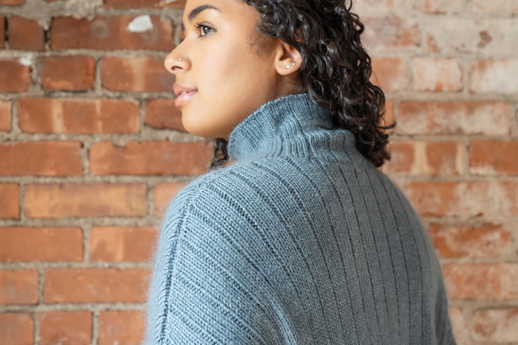 Maple Bay back view, close up of back neck and shoulder seam.